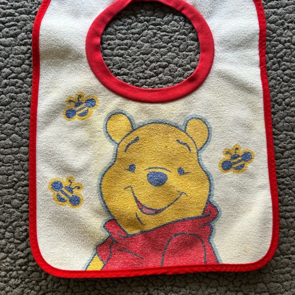 Winnie the Pooh Kids Bib and Blanket Set - Red and Cream - Picture 3 of 7